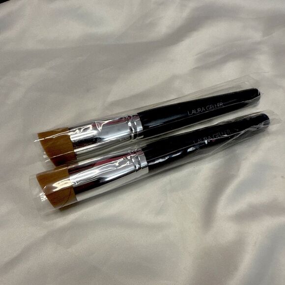 Laura Geller Other - 2-Pack Laura Geller Angled Foundation Brushes – NEW & SEALED